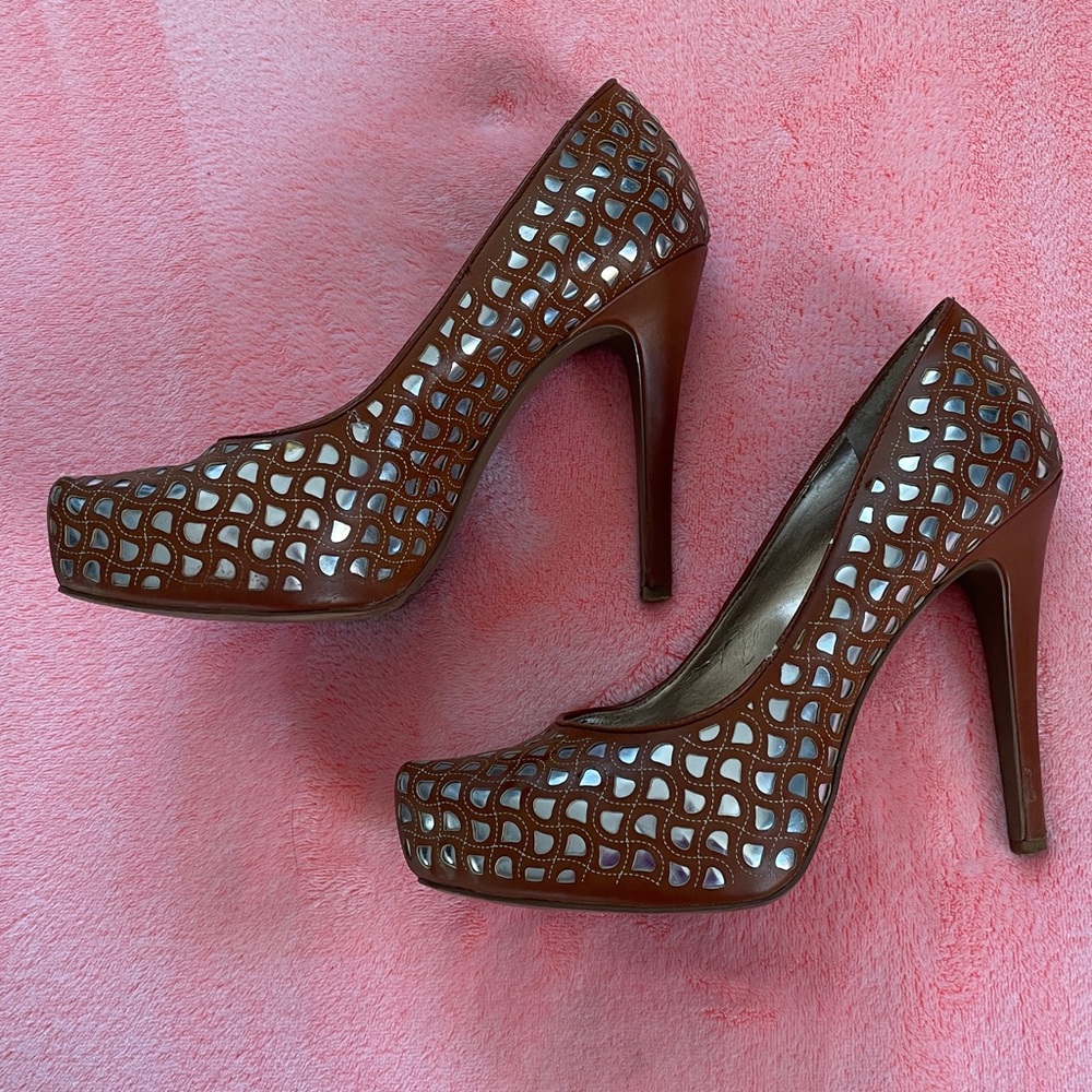 Shoes, High heel, BCBG, brown and silver Cutout Heels.
So very Appealing